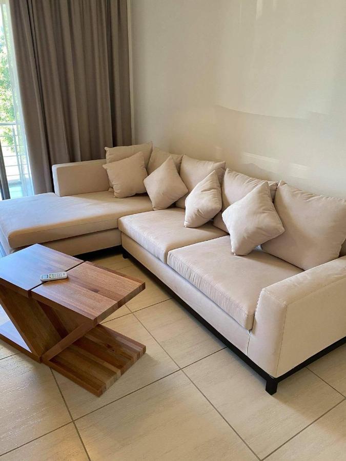 Westwood Apartments Flic-en-Flacq Εξωτερικό φωτογραφία